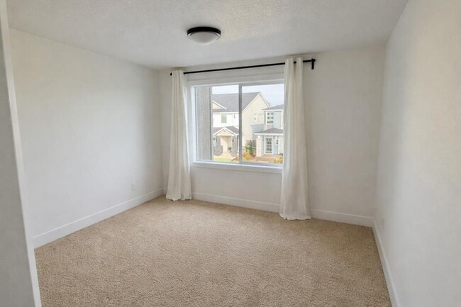 Building Photo - 825 NW 175th Wy