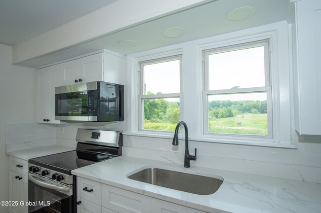 Building Photo - 798 NY-29
