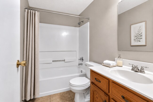 Building Photo - Move-In Ready 3BR/2BA Home with Large Backyard – Only $1,225/Month!