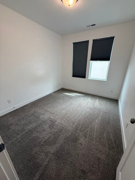 Building Photo - 5427 W Ranches Loop Rd