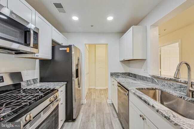 Building Photo - 15300 Diamond Cove Terrace