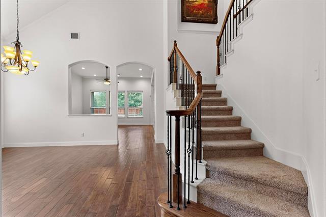 Building Photo - 16157 Meadow Spring Dr