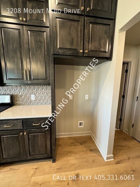Building Photo - 3208 Mt Nebo Dr