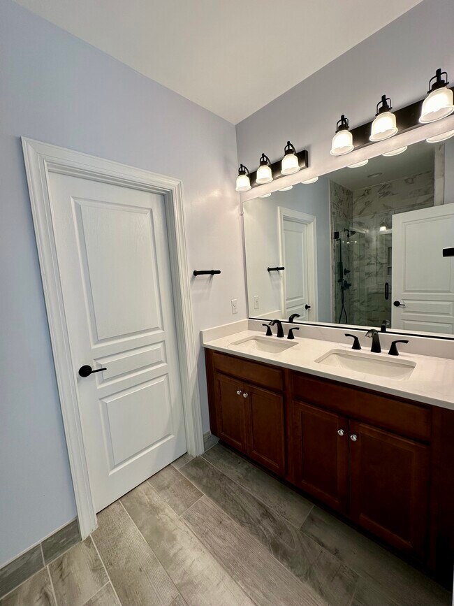 Building Photo - 20284 Center Brook Square