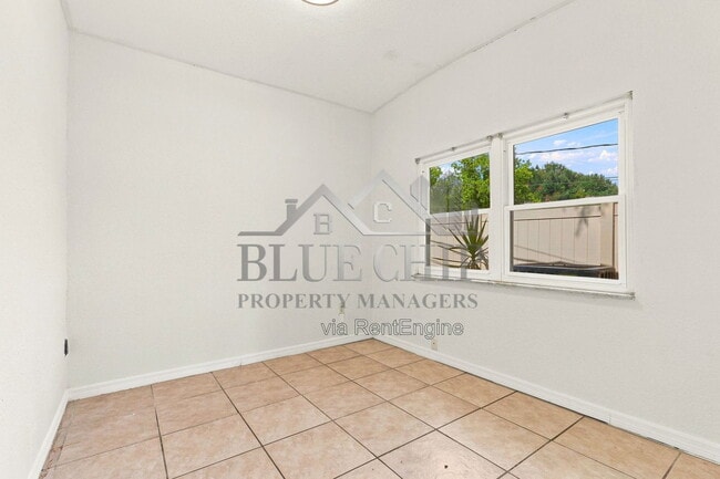 Building Photo - 6714 Nina Rosa Dr