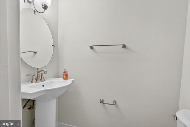 Building Photo - 1532 Potomac Heights Dr