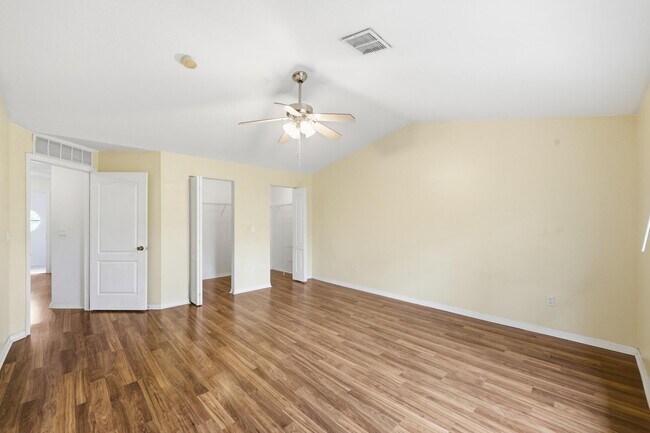 Building Photo - 1810 Seminole Palms Dr