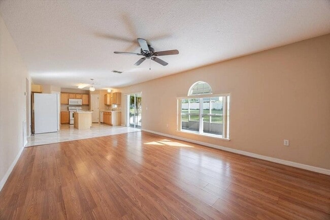 Building Photo - 163 Jocelyn Dr