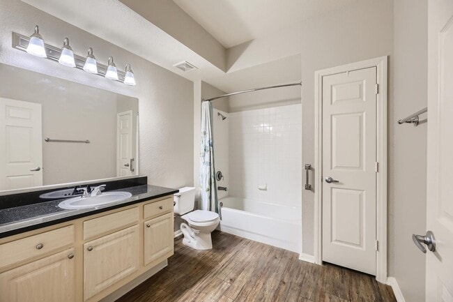 Building Photo - STUNNINGLY UPGRADED 2 Bedroom Condo In SPA...