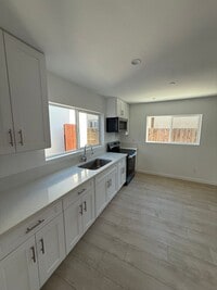 Building Photo - 22026 Saticoy St