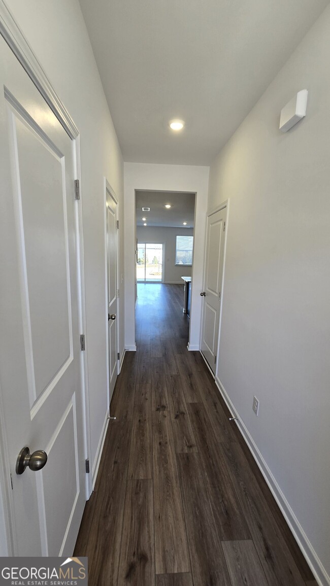 Building Photo - 209 Kenoot Dr