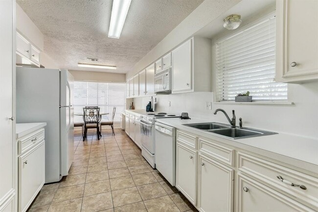 Building Photo - 11507 Wolf Run Ln