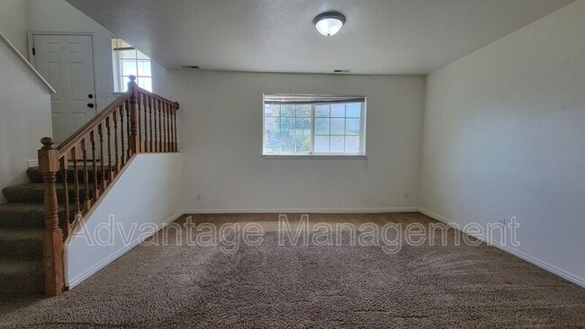 Building Photo - 653 N 800 E