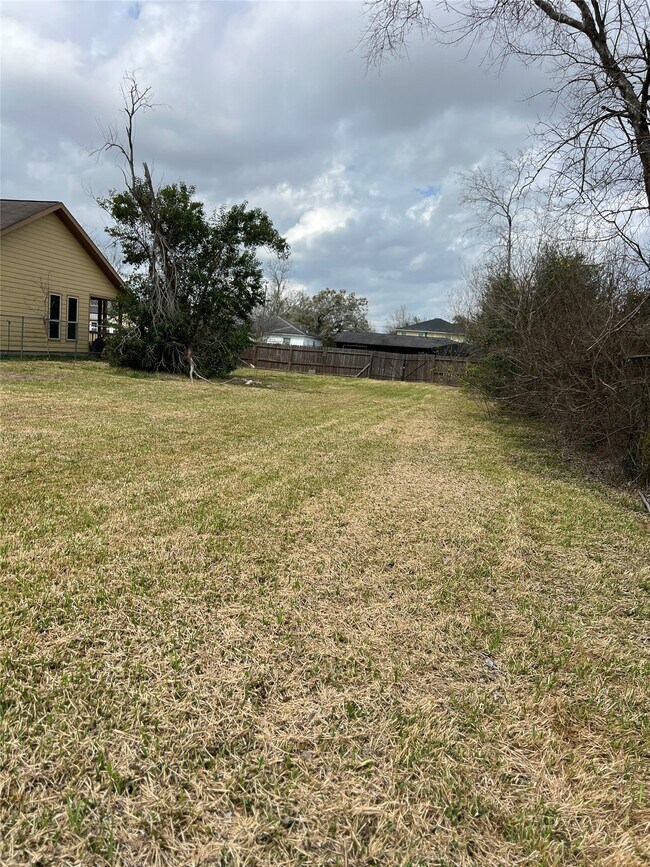 Building Photo - 3613 Sparrow St