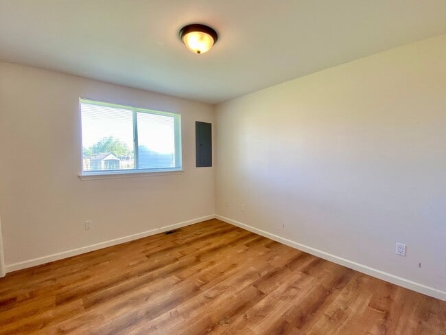 Building Photo - 3 Bedroom Home in Rural West Valley