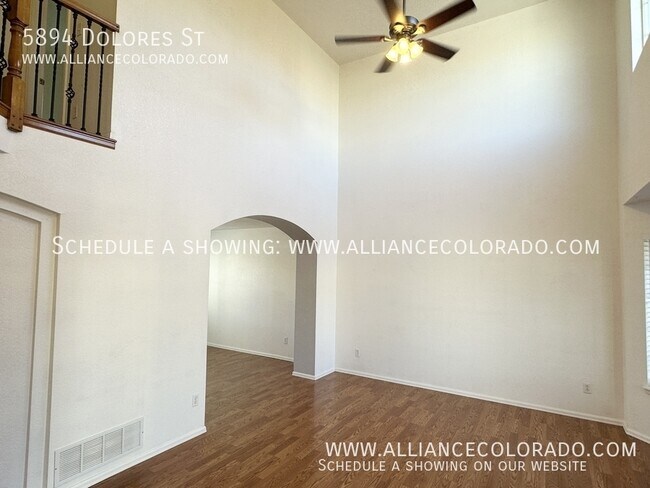 Building Photo - 5894 Dolores St