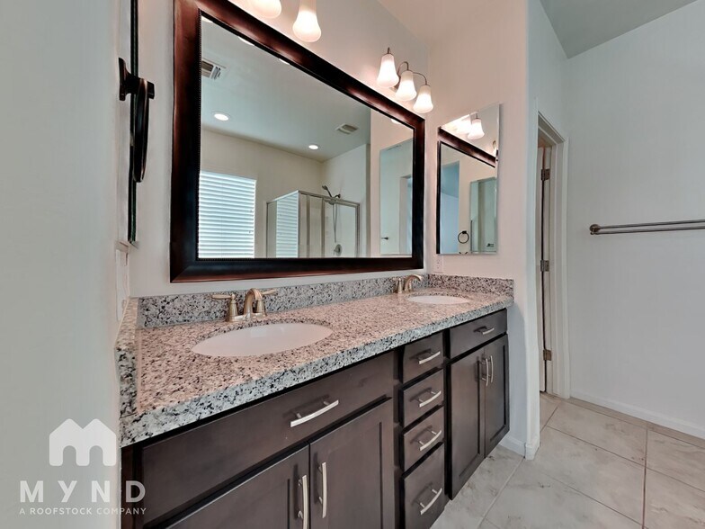 Building Photo - 19913 W Lincoln St