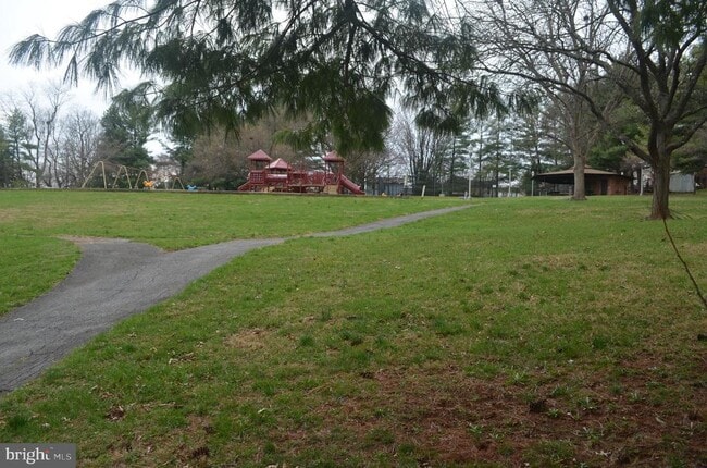 Building Photo - 267 Longford Ct