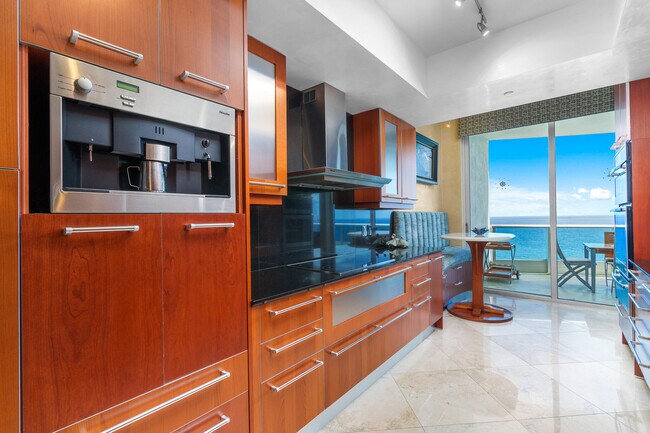 Building Photo - 1600 S Ocean Blvd