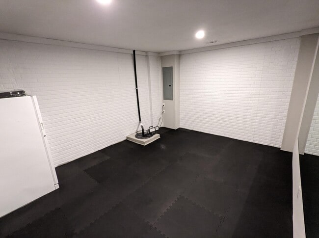 Building Photo - 144 Forecastle Trl