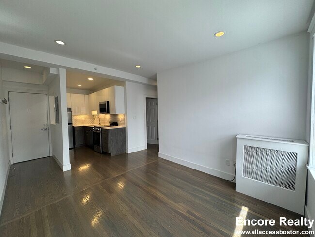 Building Photo - 11 Peterborough St