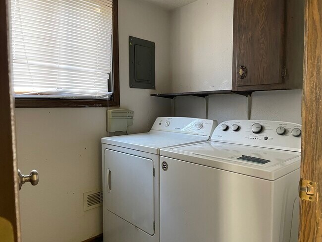 Building Photo - 1448 Merrimac Ln S