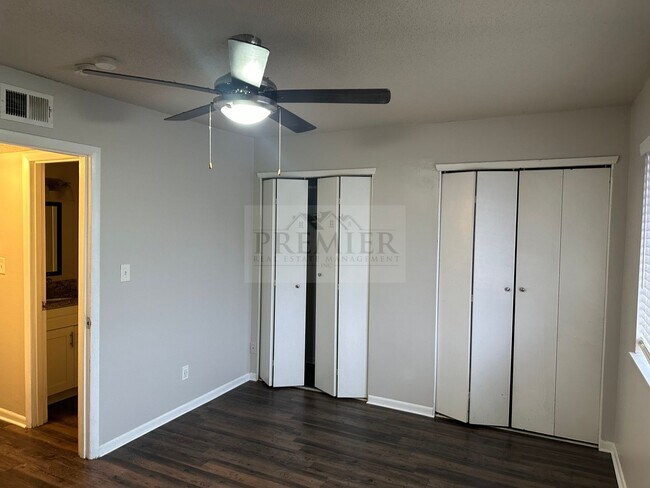 Building Photo - 6023 Barton Ave