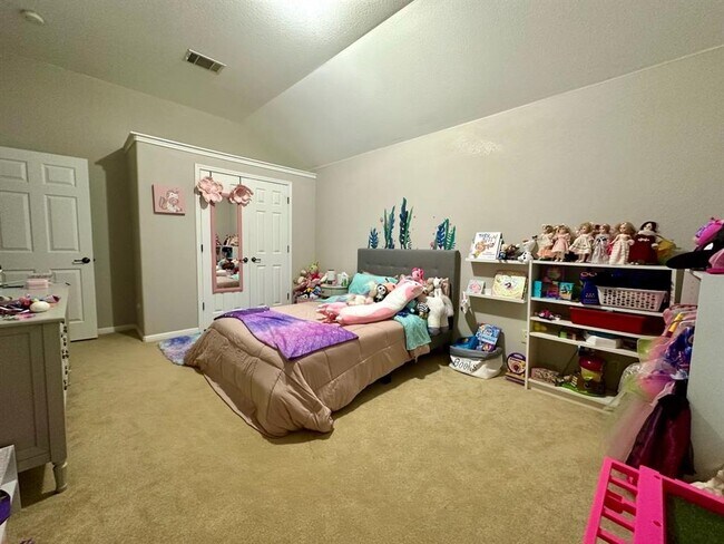 Building Photo - 10024 Lisi Anne Dr