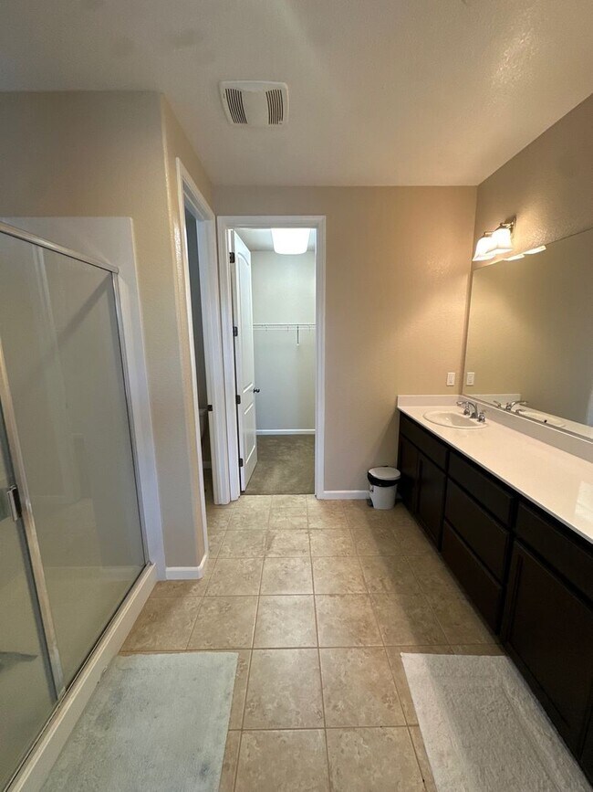 Building Photo - Spacious 4 Bed / 3 Bath Home with Large Covered Patio in Chico