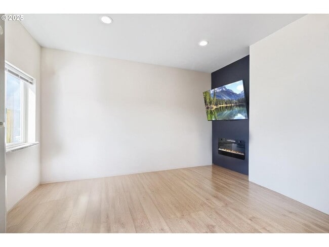 Building Photo - 1209 Carlyle St