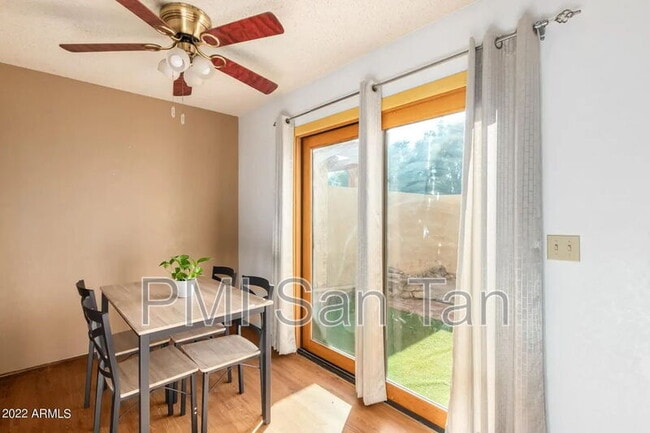 Building Photo - 834 E Fountain St