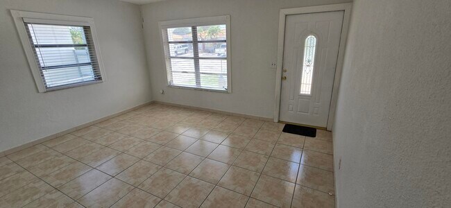 Building Photo - 2787 SW 34th Ct