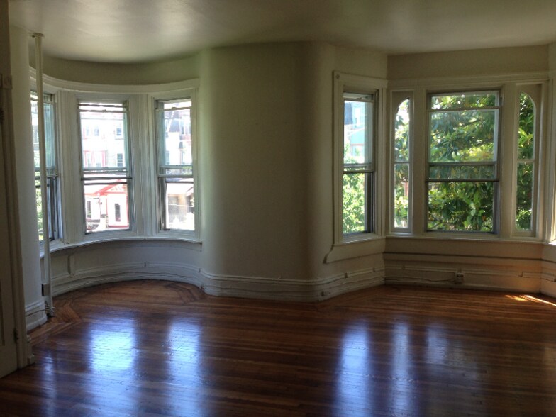 Building Photo - 630 S 48th St