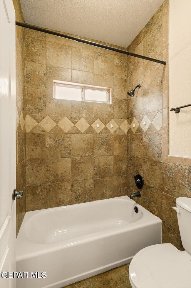 Building Photo - 14117 Rainbow Point Dr