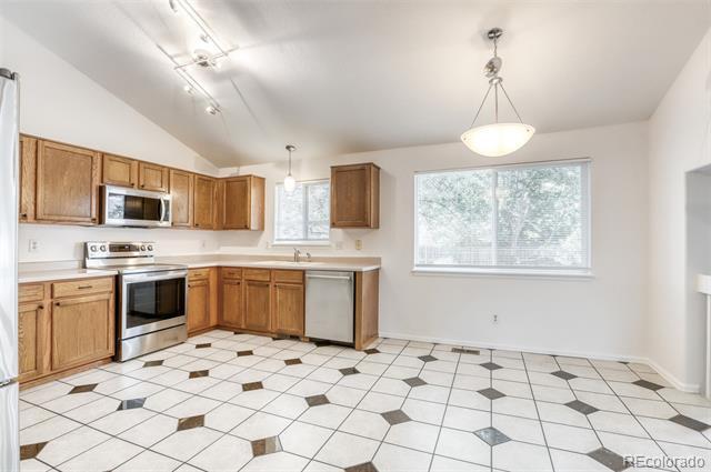 Building Photo - 1633 Deerwood Dr