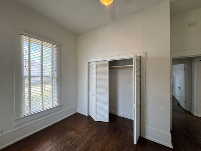 Building Photo - Fully Restored 2BR Classic Near Downtown Dignowity Hill