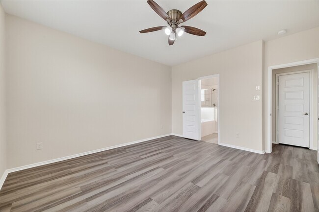 Building Photo - 7454 Sunlit Hbr Dr