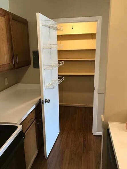 Building Photo - 8727 Candlewood Trl
