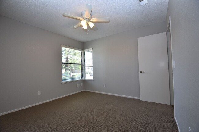 Building Photo - 67-67 Payne River Cir