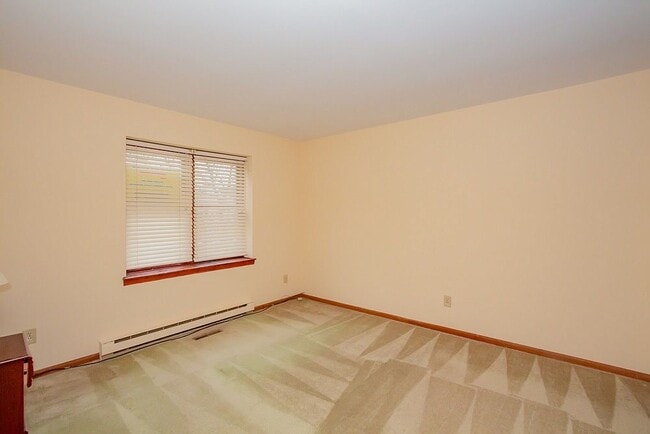 Bedroom 2 unfurnished room - 7 Clubhouse Dr