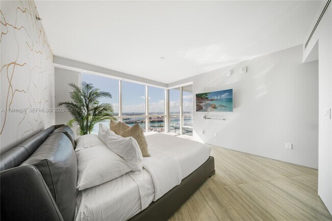 Building Photo - 450 Alton Rd