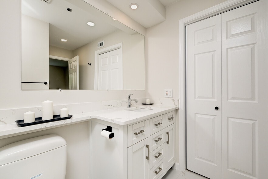 Building Photo - 3315 Wyndham Cir