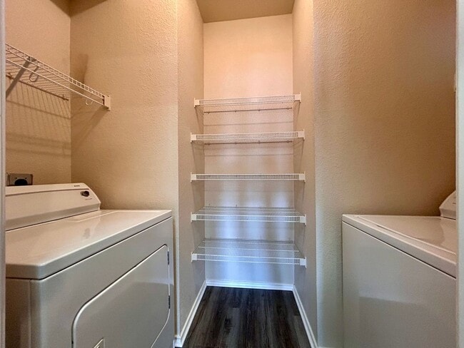 Building Photo - 1900 Scofield Ridge Pkwy