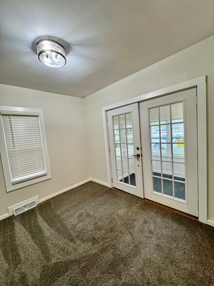 Building Photo - 620 Kirkwood Ave