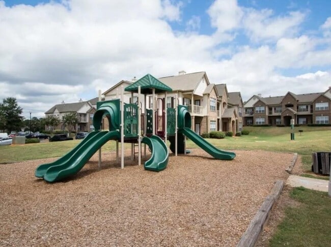 Building Photo - 100 Crossing Blvd