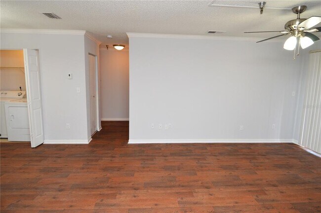 Building Photo - 10265 Gandy Blvd N