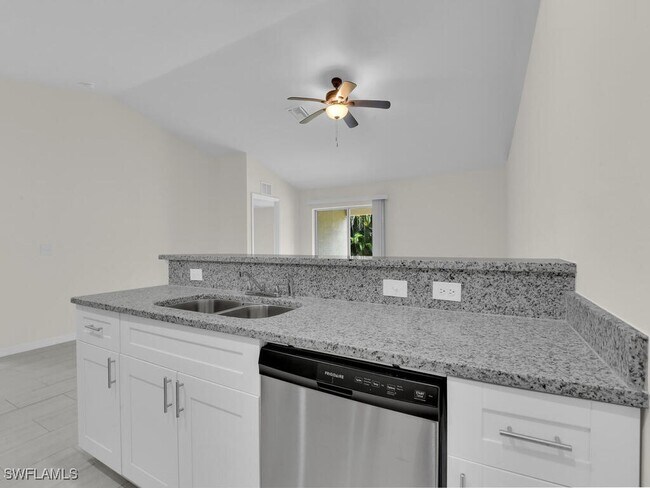 Building Photo - 1515 SW 48th Terrace