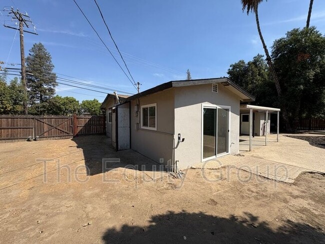 Building Photo - 505 N Lovers Ln