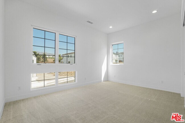 Building Photo - 20534 Edgewood Ct