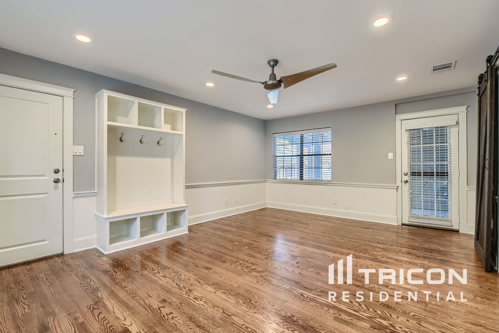 Building Photo - 207 Tanglewood Dr